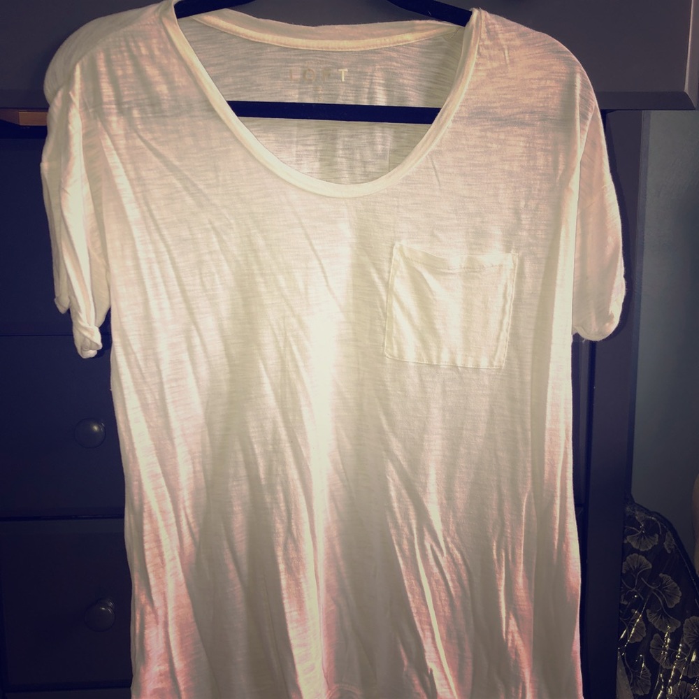 White t shirt by the Loft